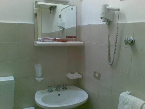 Hotel Autostello กัสเตลลานา กรอตเต ภายนอก รูปภาพ